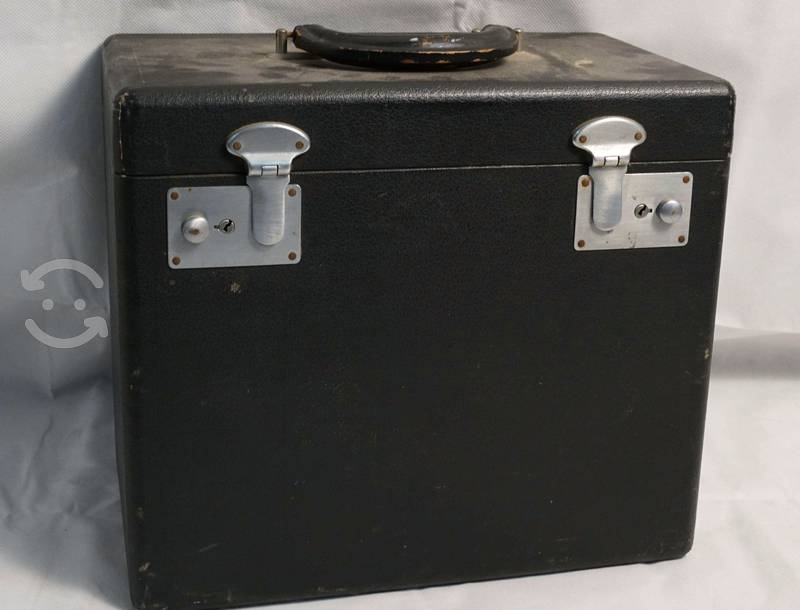 Maquina portatil Singer 221 con accessorios y caja