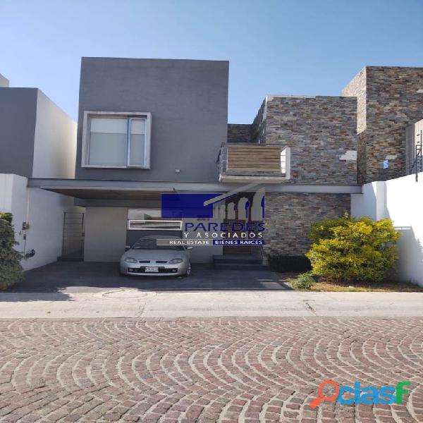 Casa en venta 3 recámaras Cumbres del Lago, Querétaro.