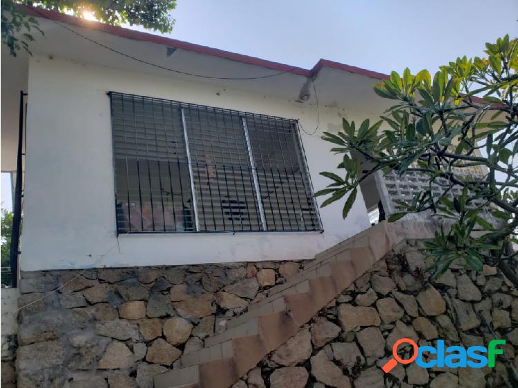 Casa en venta a 5 minutosd de la playa Icaos Acapulco