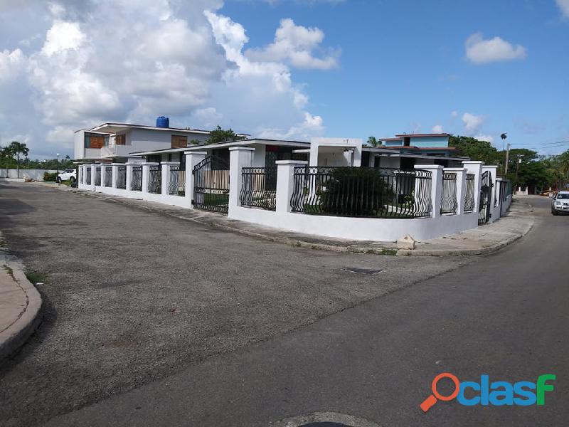 House for sale in Nuevo Vedado, a central and very quiet