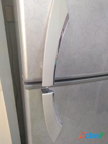 Refrigerador Daewoo de 12 pies
