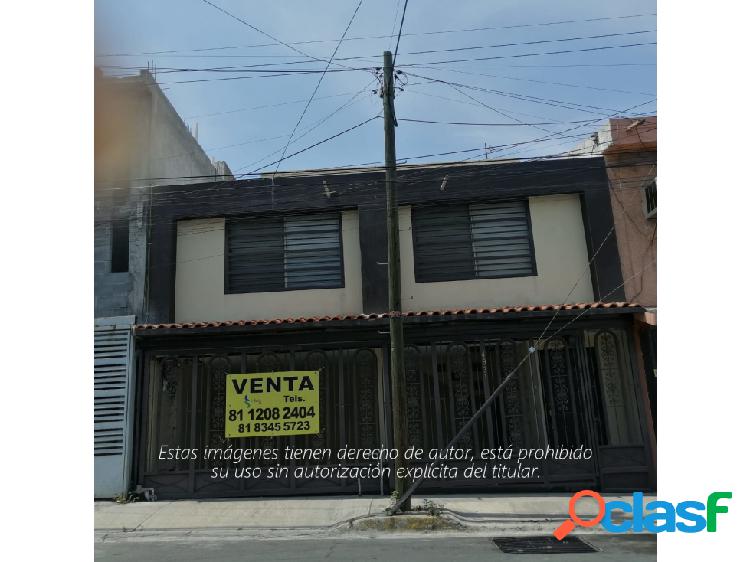 Casa en venta de 3 niveles en Villa Dorada en Monterrey