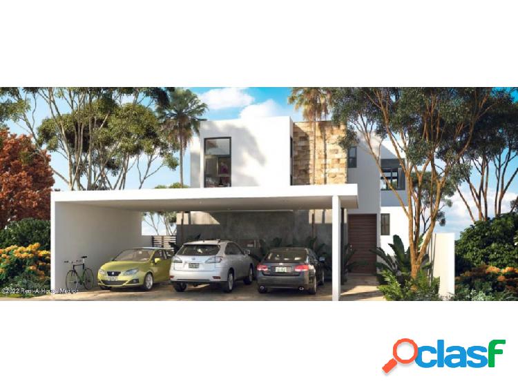 Casa en venta en Avenida Temozon Norte Merida MC 22-3872