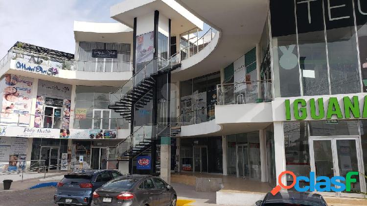 Local comercial en venta o renta en Juriquilla frente a la