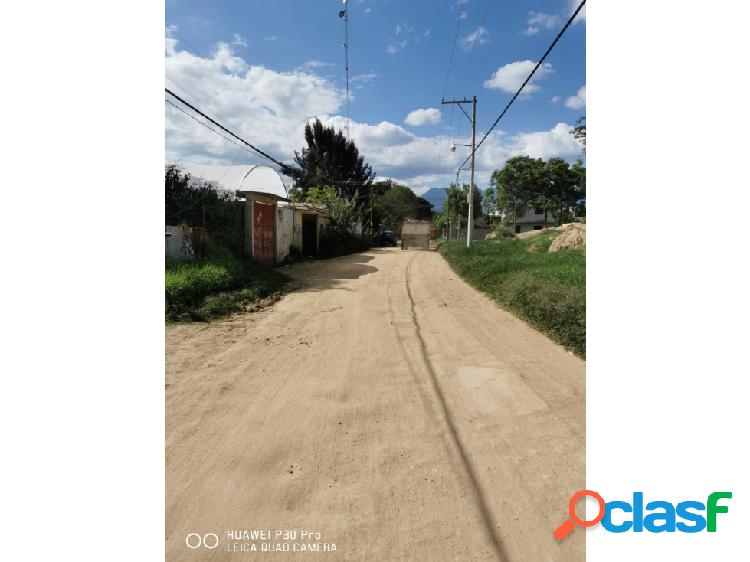 TERRENO EN VENTA A UNAS CUADRAS DE SIMBOLOS PATRIOS