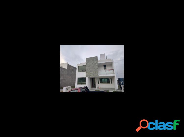 SE VENDE CASA EN PRIVADA PUNTA PONIENTE