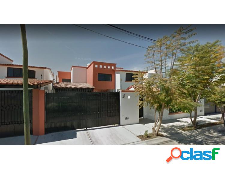 QH1 1331 Casa en Renta: Amplio Jardín Juriquilla Querétaro
