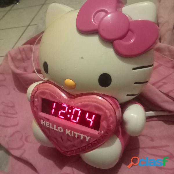 Reloj, radio, proyector de "Hello Kitty"
