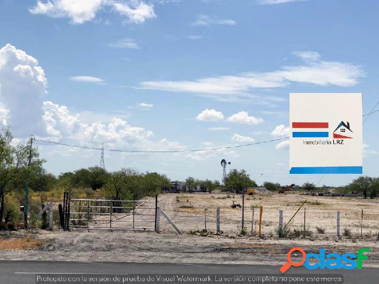 TERRENO CON SERVICIO DE AGUA Y LUZ CARRETERA NUEVA