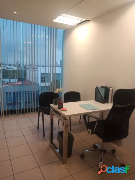 Amplia oficina para 1 persona con servicios en Reforma