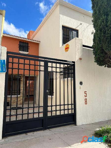Casa en condominio en venta en Arboledas Jacarandas, San