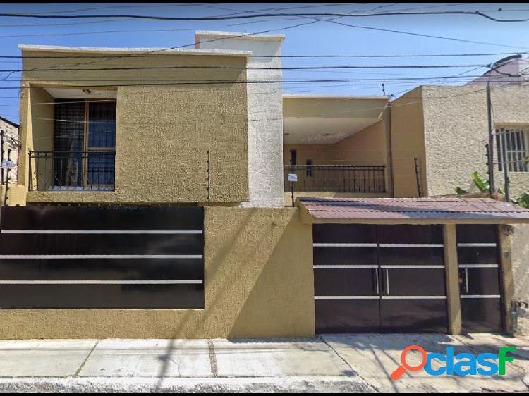 Casa en REMATE BANCARIO en Los Alcanfores Queretaro $718,700