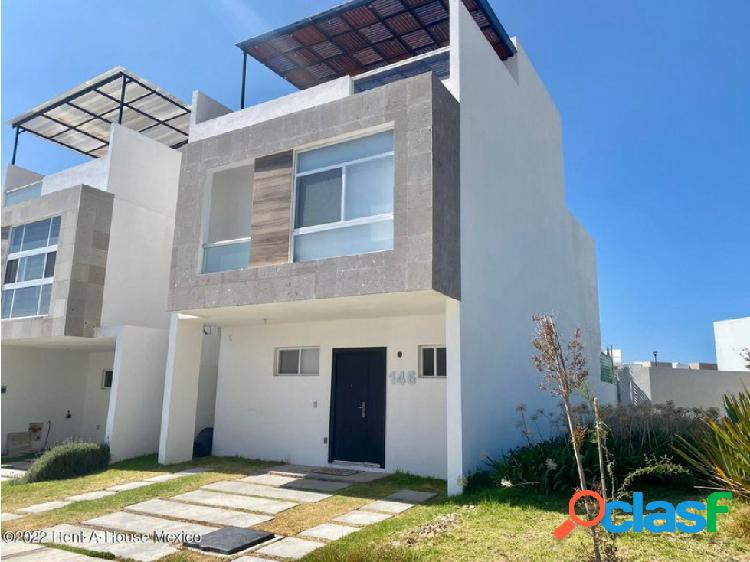 Fray Junipero casa con terreno excedente en VENTA de 181