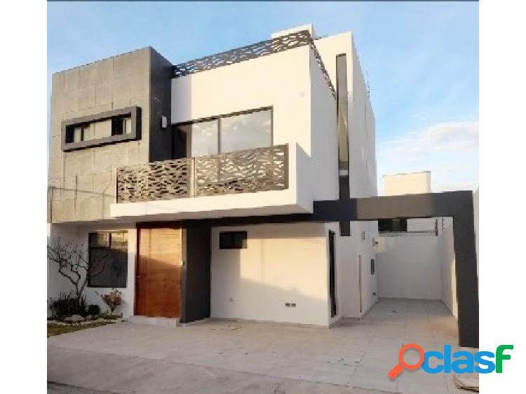 Casa en venta cerca de UVM 3.700 SAC2408