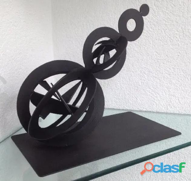 “Meridianos”, Bonita escultura de acero de Rafael Aburto