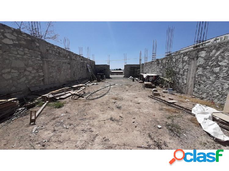 Venta de Terreno uso comercial Sobre Av. Principal en