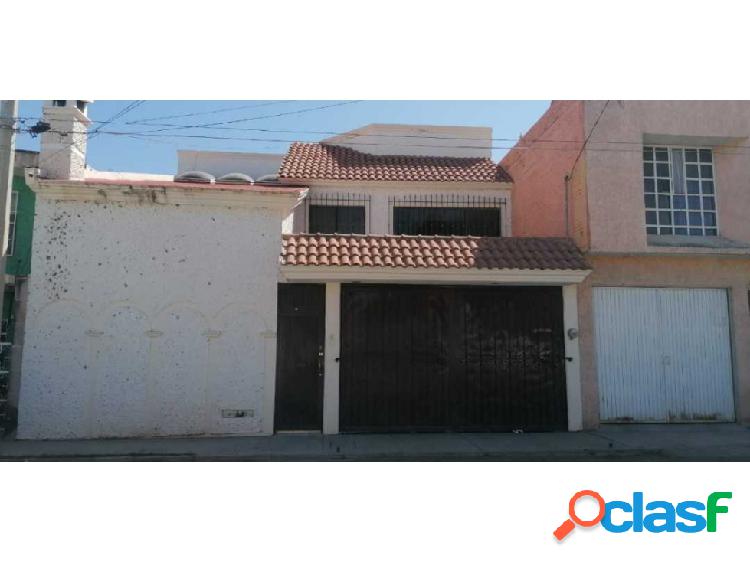 Amplia casa en venta col Benito Juárez a 3 cuadras de