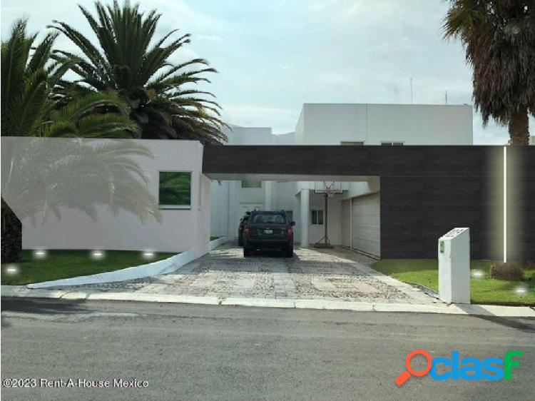 Casa con terreno de 1,250 m2 en renta en El Campanario
