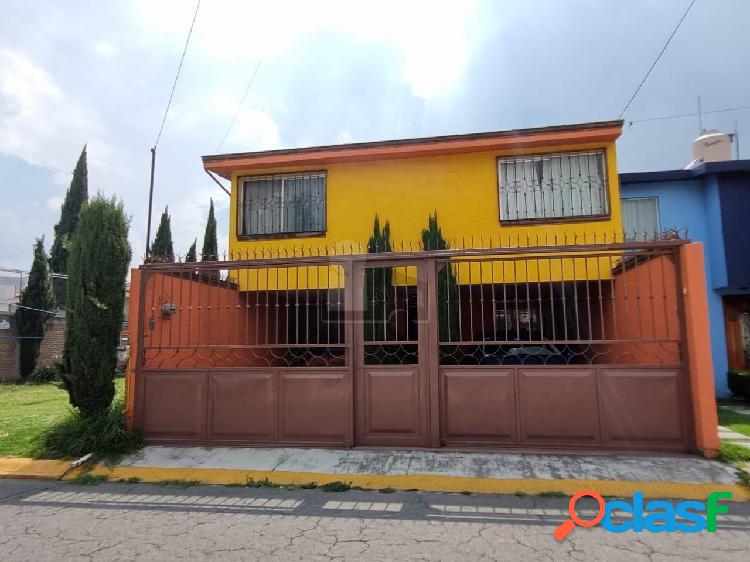Casa en venta, Toluca, Fraccionamiento "La Rivera III"