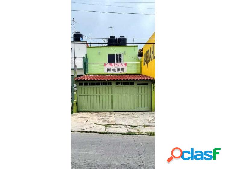 Se vende casa en Xalapa a media cuadra de la Experimental